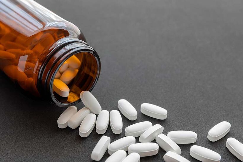 Antibiotics are banned by alcohol